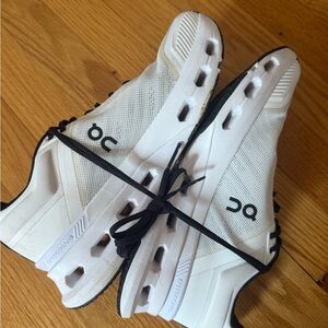 Cloudnova X black and white